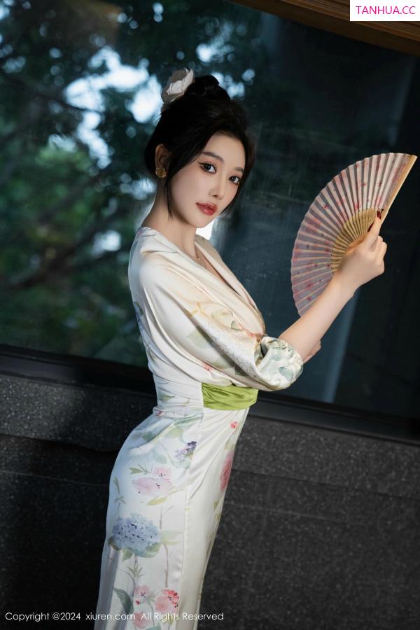 杨晨晨 sugar小甜心CC [XiuRen]高清写真图 2024.11.19 No.9470 杨晨晨Yome 丝袜美腿第14张图片